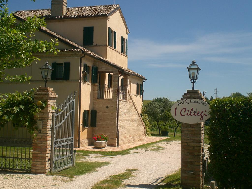 I Ciliegi Bed and Breakfast Osimo Exteriör bild